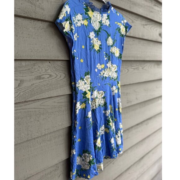 Free People Floral Lace Trim Dress ๐ธ Size 8 Blue Button Front Boho Fit & Flare - Picture 9 of 10